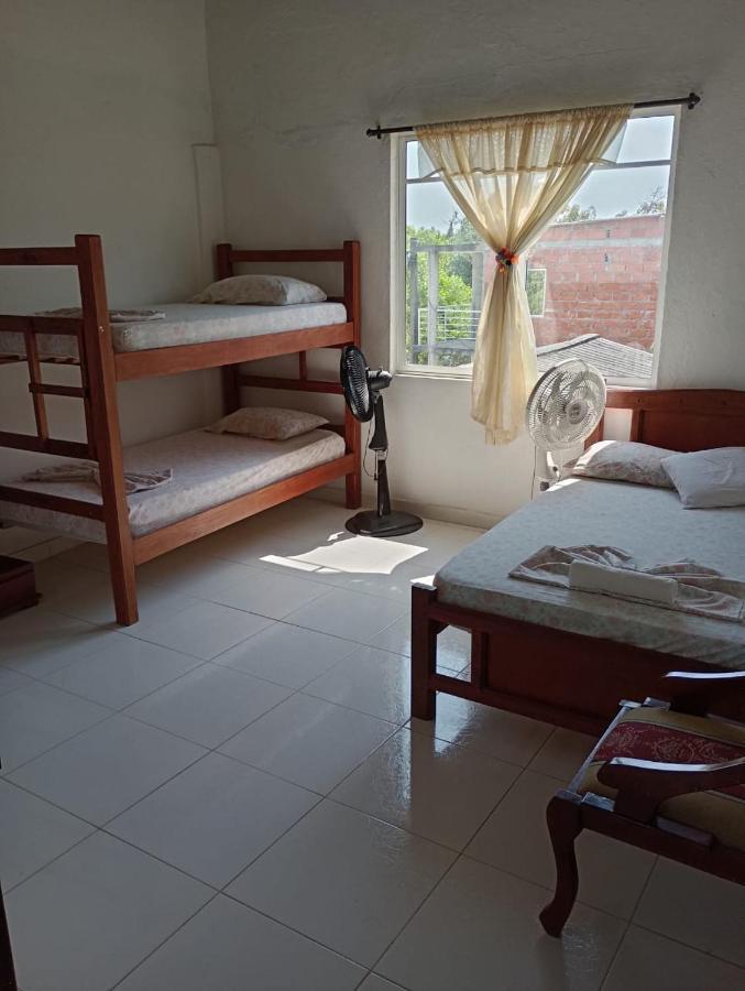Sol Y Mar Hotel Puerto Limon Exterior photo