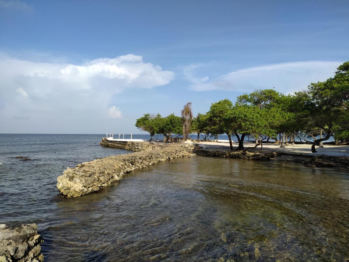Sol Y Mar Hotel Puerto Limon Exterior photo